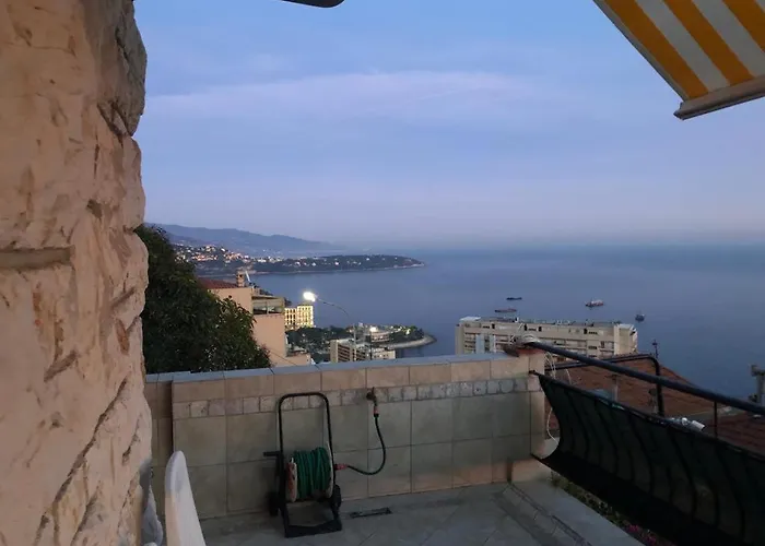 Boulevarde De La Turbie アパート